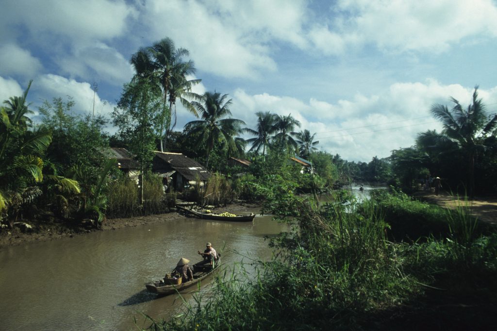 Epic Journeys 1997 Dubai Vietnam Hongkong Guilin Bombay (31)