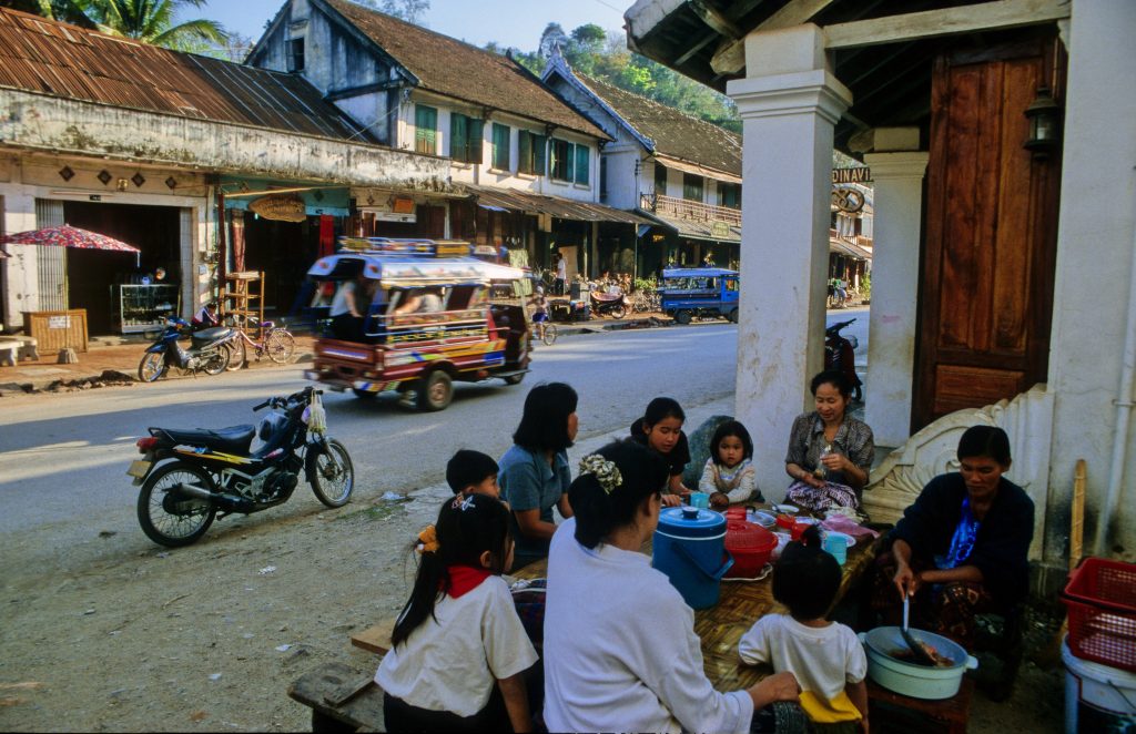 Epic Journeys 2000 RTW Hongkong Burma Laos Iran Frankfurt NYC (12)