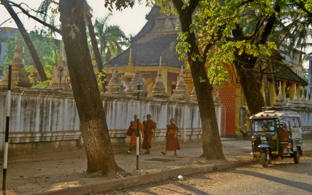 Epic Journeys 2000 RTW Hongkong Burma Laos Iran Frankfurt NYC (21)