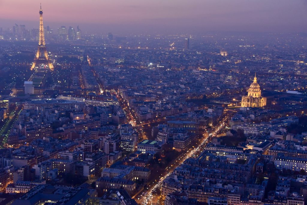 Frankreich 2016 Heinrich Heine- Wenn der liebe Gott sich langweilt, öffnet er sein Fenster und betrachtet die Boulevards von Paris
