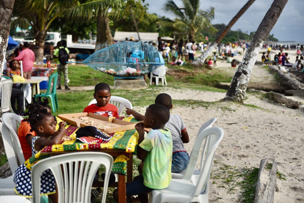 Gabun 2023 Libreville Lambarene Loango Nationalpark Port Gentil Libreville