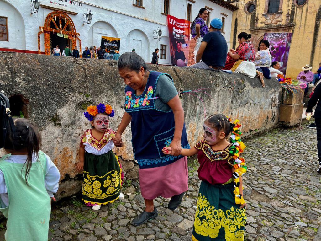 Mexiko 2023 Dia does Muertos in Michoacan: Morelia Patzcuaro Isla Pacanda Isla Janitzio