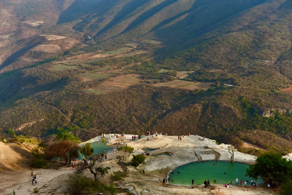 Mexiko 2023 Oster-Roadtrip nach Chivela via Puebla Arbol de Tule Mitla Hierve el Agua Mexcal-Ruta 190 Matias "Michelle" Romero Toros in Chivela Bahia de la Luna Oaxaca Mittwochs-Markt in Etla