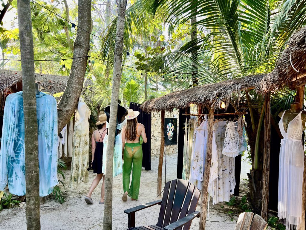 Mexiko 2023 mit Mama und Anna Teil 2 CDMX Merida Uxmal Bacalar Calakmul Corazon Cenote Tulum Gran Cenote Cancun